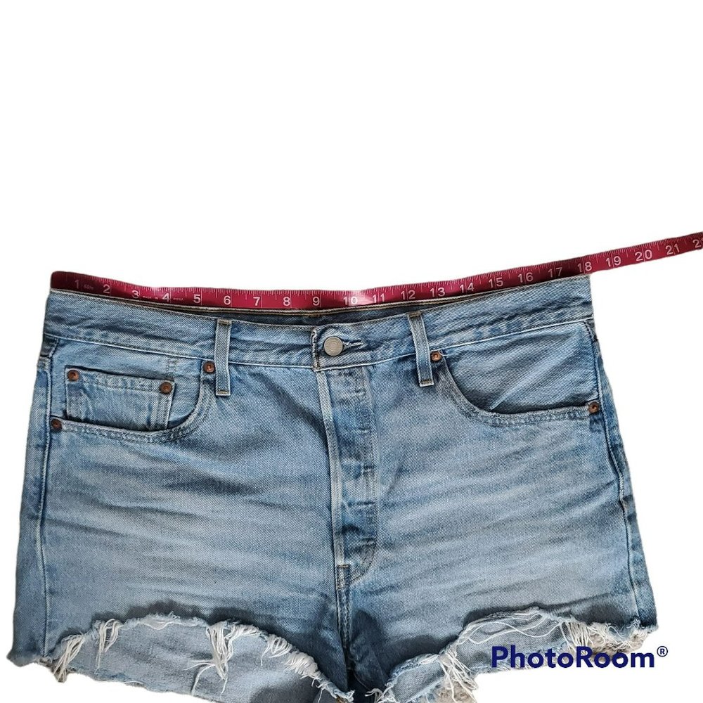 Levi's Premium Women's 501 Button Fly Cut-Off Denim Jean Short Blue Size W33 - Picture 10 of 12